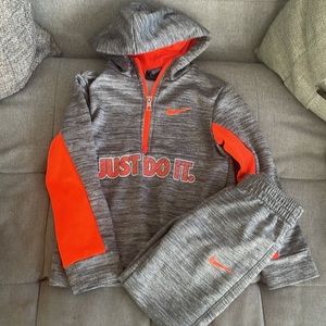 Nike Outfit, size 5, hoodie & sweatpants